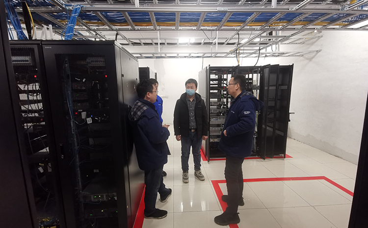 金雞灘煤礦數(shù)據(jù)機房全氟己酮滅火裝置安裝完成！