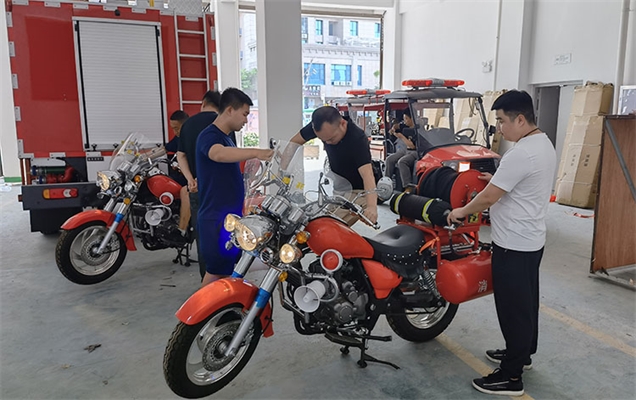 兩輪消防摩托車可以坐幾人呢？